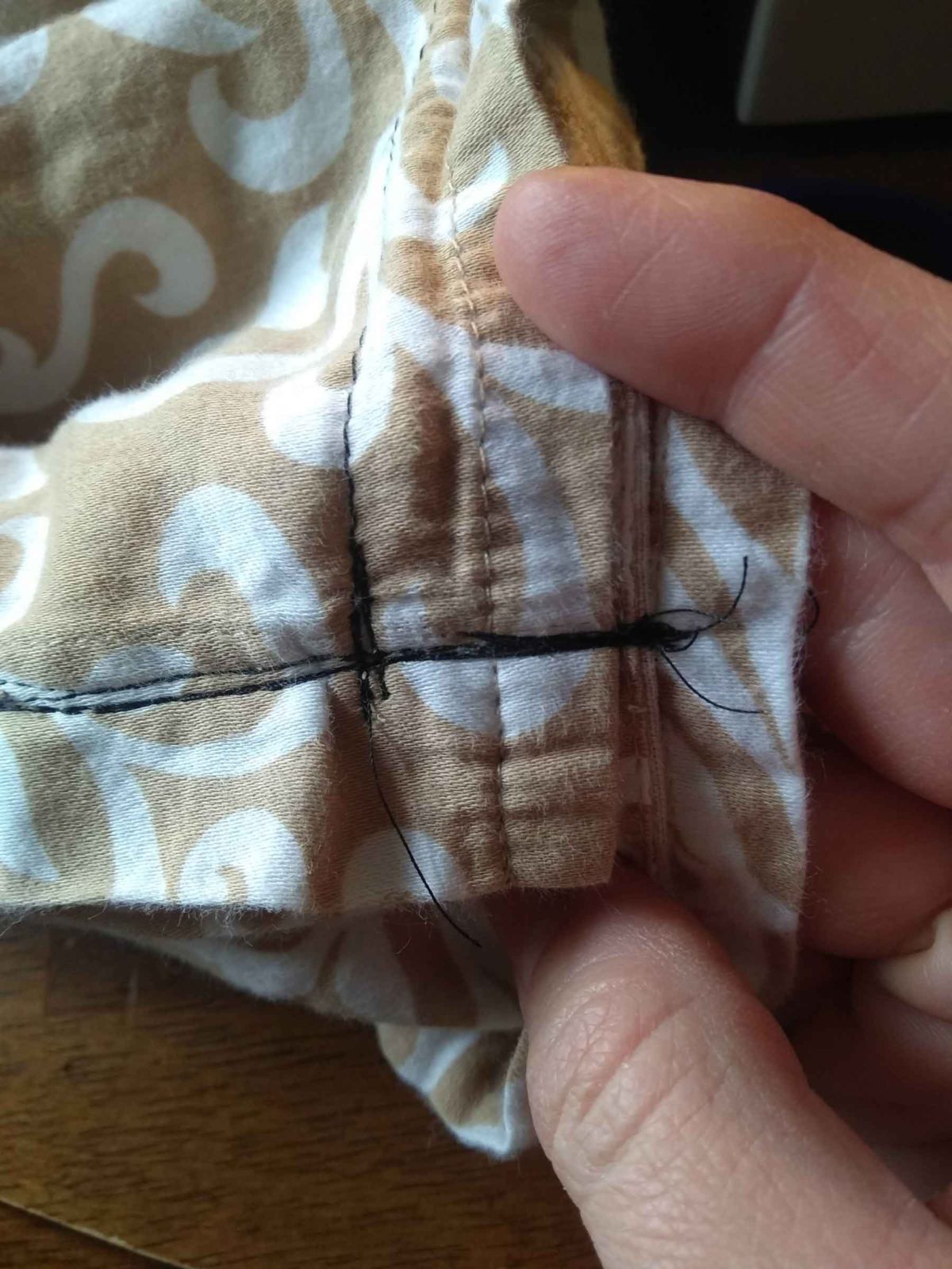 Super EASY hammock made out of bed sheets! My Silly Squirts