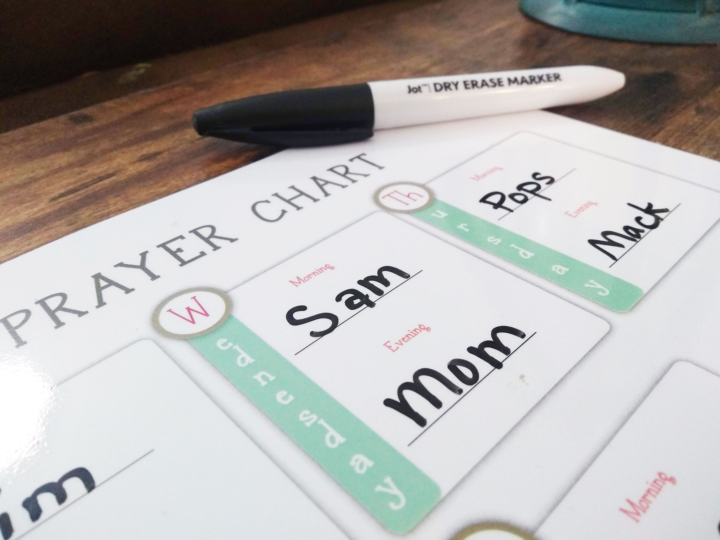 Print your FREE Family Prayer Chart - My Silly Squirts