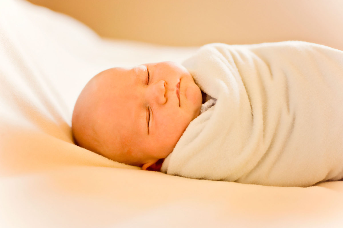 How to swaddle a baby (the easy way) My Silly Squirts