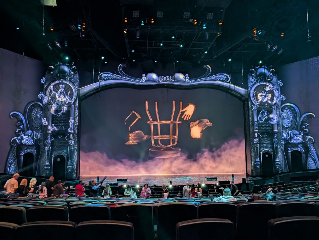 Michael Jackson show auditorium